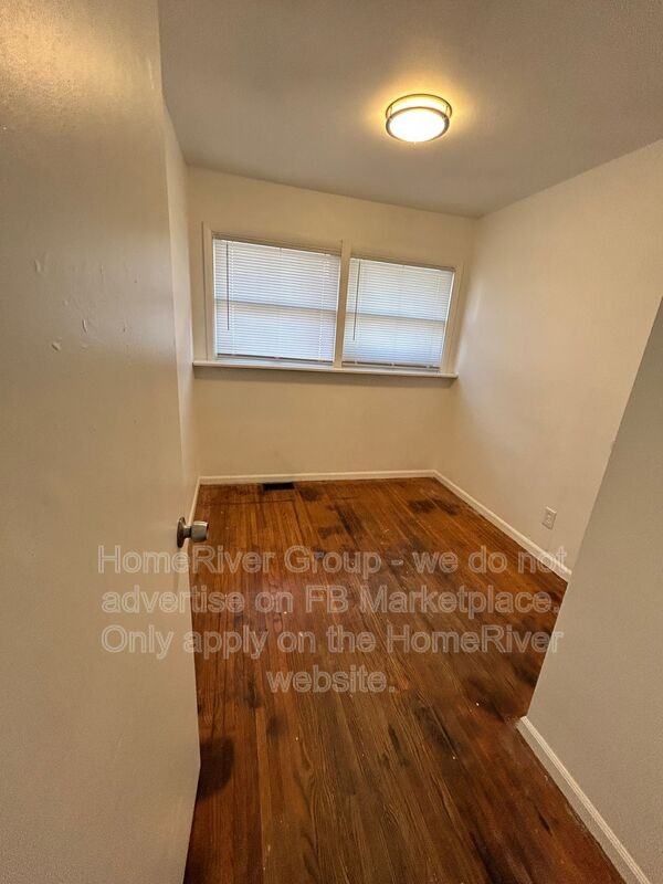 420 Caithness Rd - Photo 4 of 11