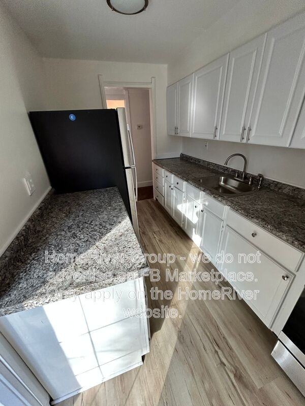420 Caithness Rd - Photo 5 of 11