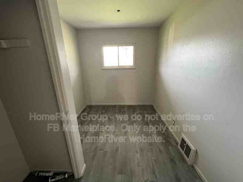 218 Ben Nevis Rd - Photo 7 of 16