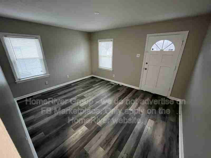 8014 Patterson Dr - Photo 2 of 16