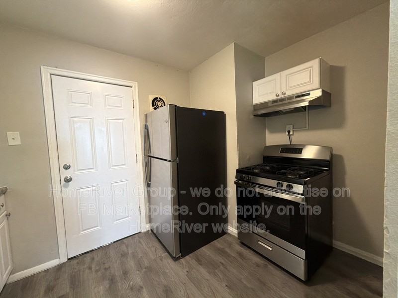 10116 Cloverdale Dr - Photo 4 of 22