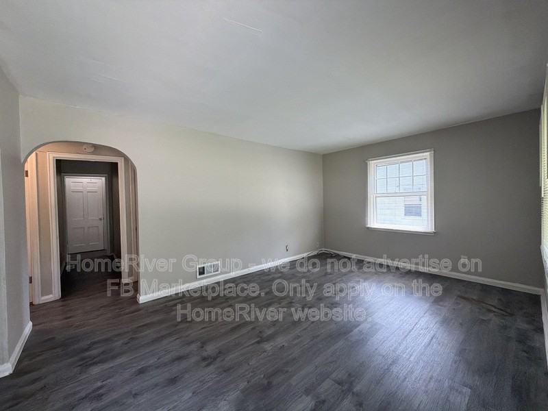 10116 Cloverdale Dr - Photo 6 of 22