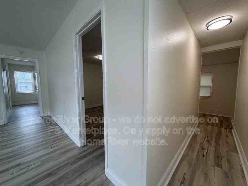 341 Mueller Ave - Photo 2 of 14
