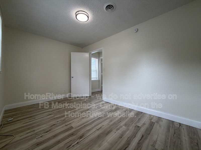 341 Mueller Ave - Photo 4 of 14