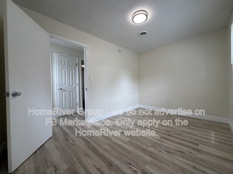 341 Mueller Ave - Photo 5 of 14