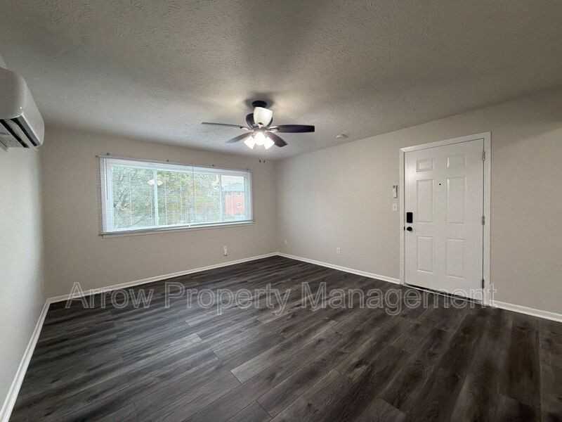 1029 C St #3 - Photo 4 of 21