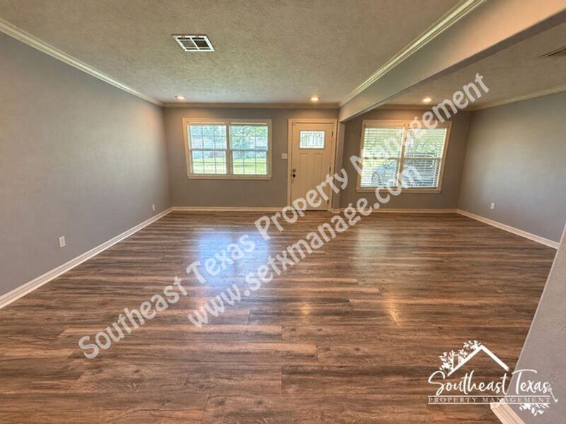 760 Wade St - Photo 2 of 24