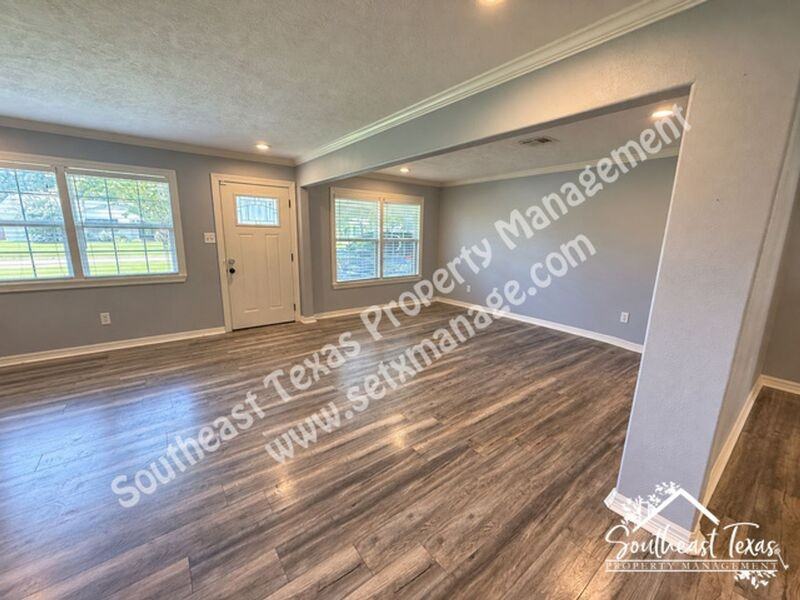 760 Wade St - Photo 3 of 24