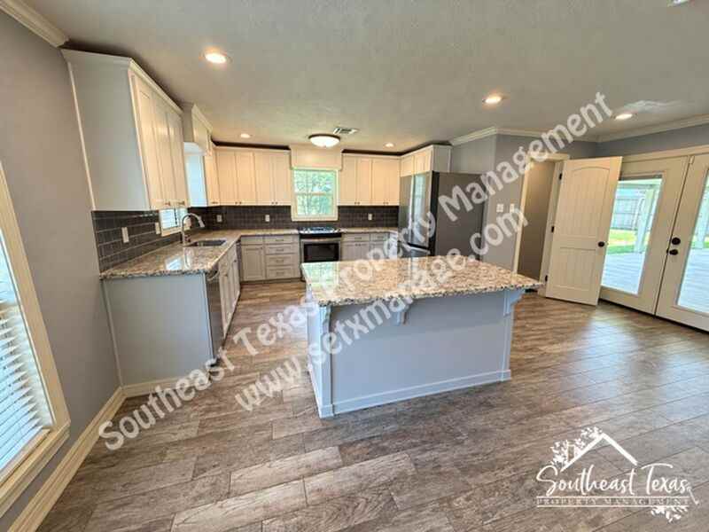 760 Wade St - Photo 7 of 24