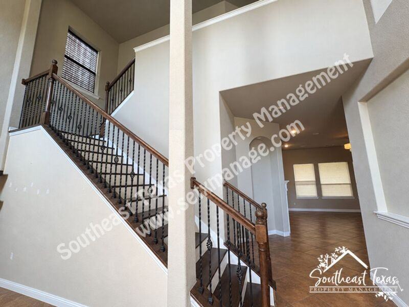 7760 Summer Wind Dr - Photo 3 of 29