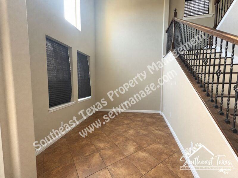 7760 Summer Wind Dr - Photo 4 of 29