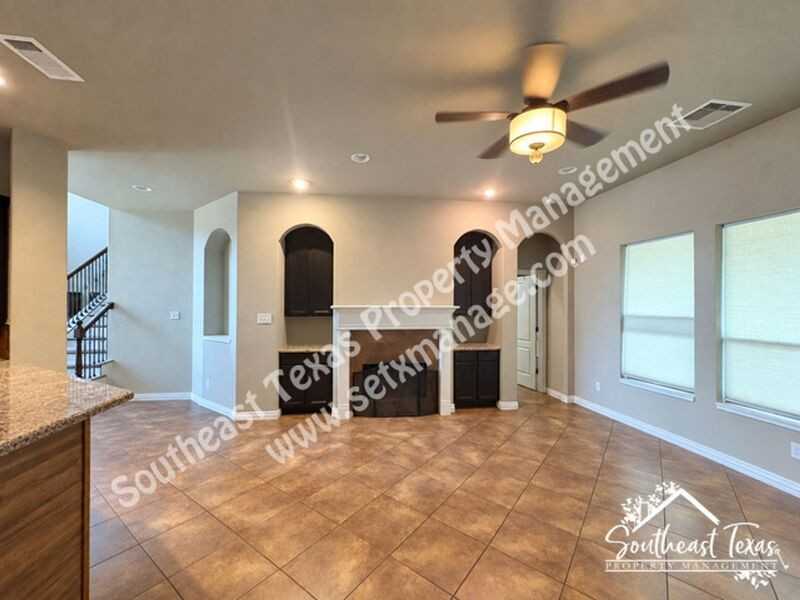 7760 Summer Wind Dr - Photo 6 of 29