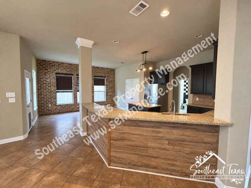 7760 Summer Wind Dr - Photo 7 of 29