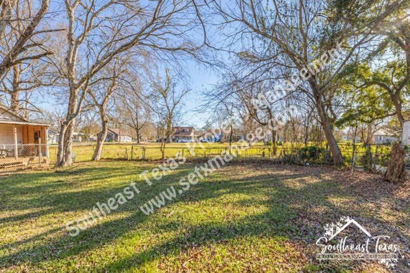 3670 Saint Helena St - Photo 2 of 20