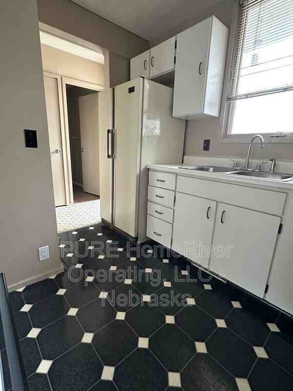 1631 N 109th Plz - Photo 6 of 50