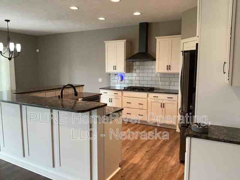 11910 S 112th St - Photo 2 of 40