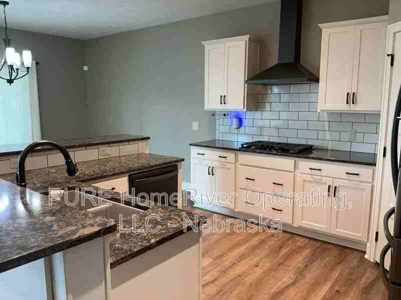 11910 S 112th St - Photo 4 of 40