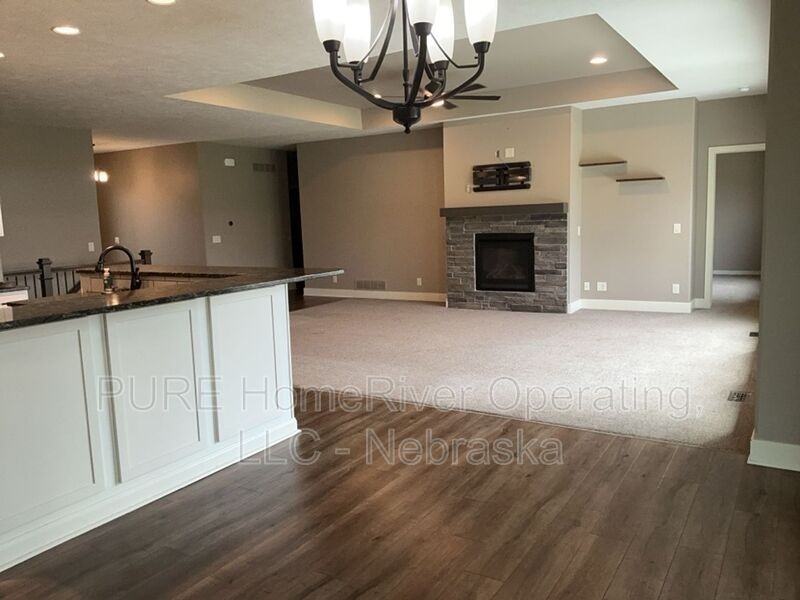 11910 S 112th St - Photo 6 of 40