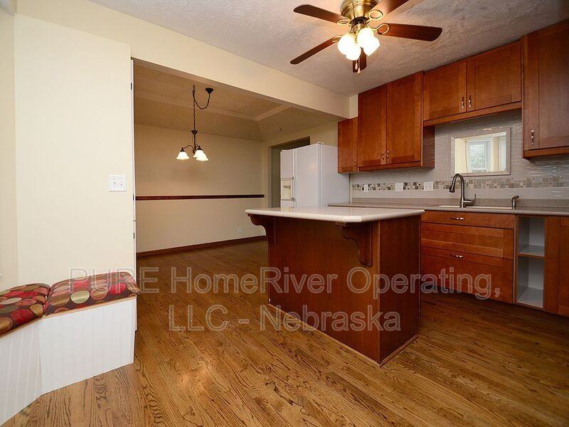 2121 S 163rd Cir - Photo 5 of 31