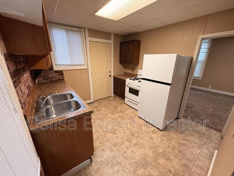 814 Grace Ave #1 - Photo 3 of 5