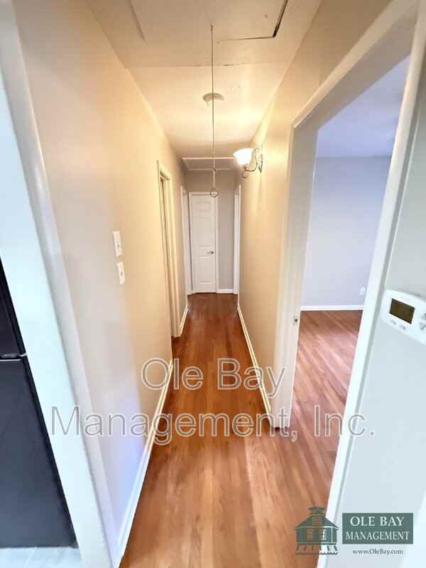 108 Hilltop Dr E - Photo 7 of 13