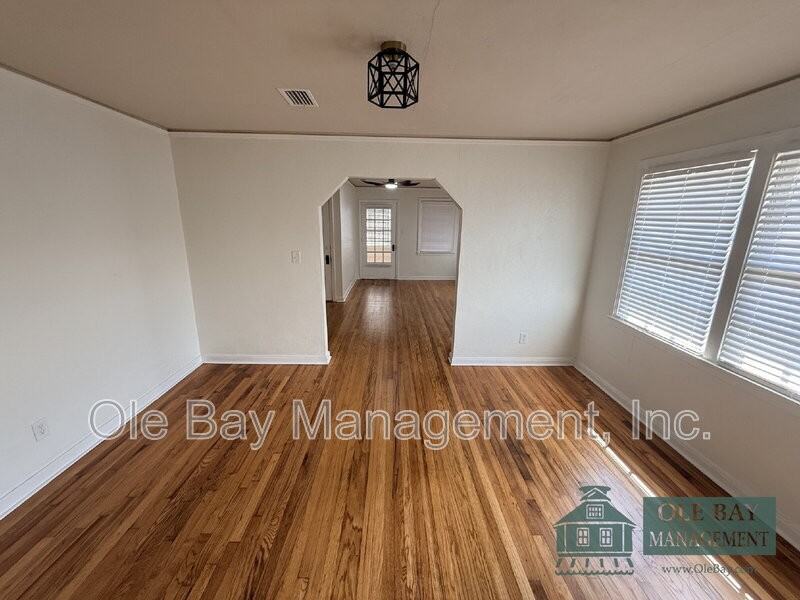 1810 New Hamilton St #1-2 - Photo 2 of 12
