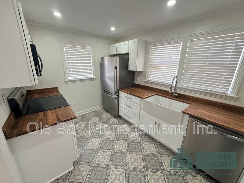 1810 New Hamilton St #1-2 - Photo 6 of 12