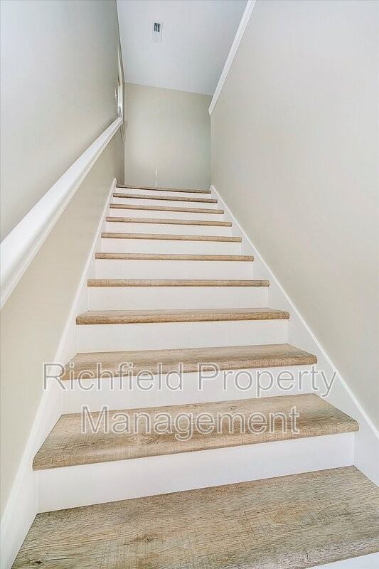 1729 Thaddeus St - Photo 2 of 32