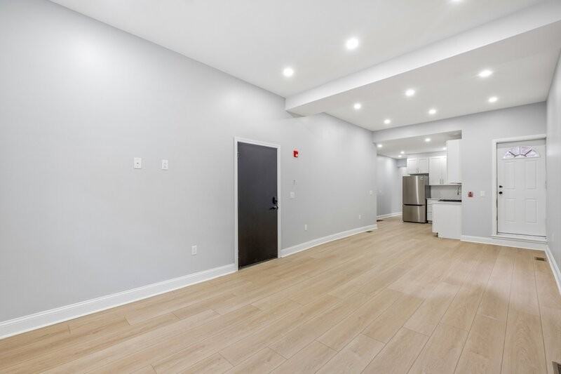 617 S 8th St - Photo 3 of 28