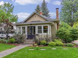featured image of 1218 W Oak St