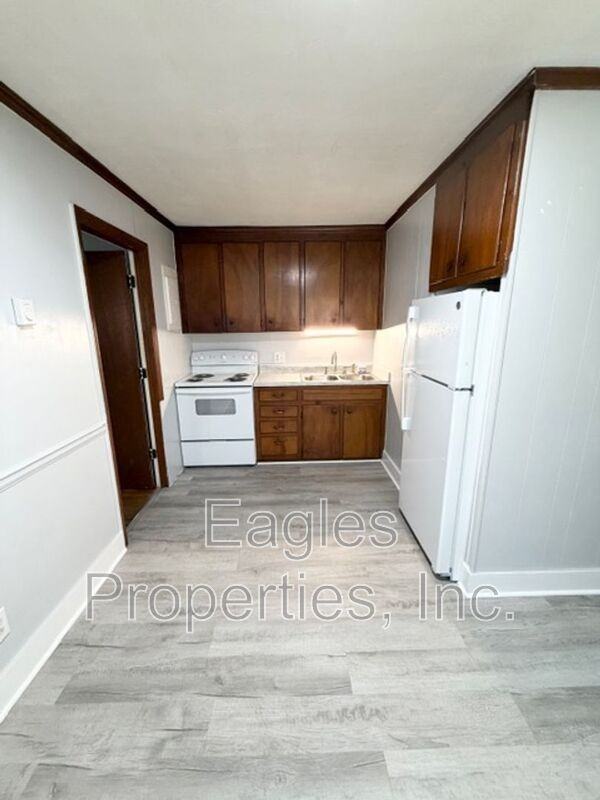 400 N Taylor St #A - Photo 3 of 8