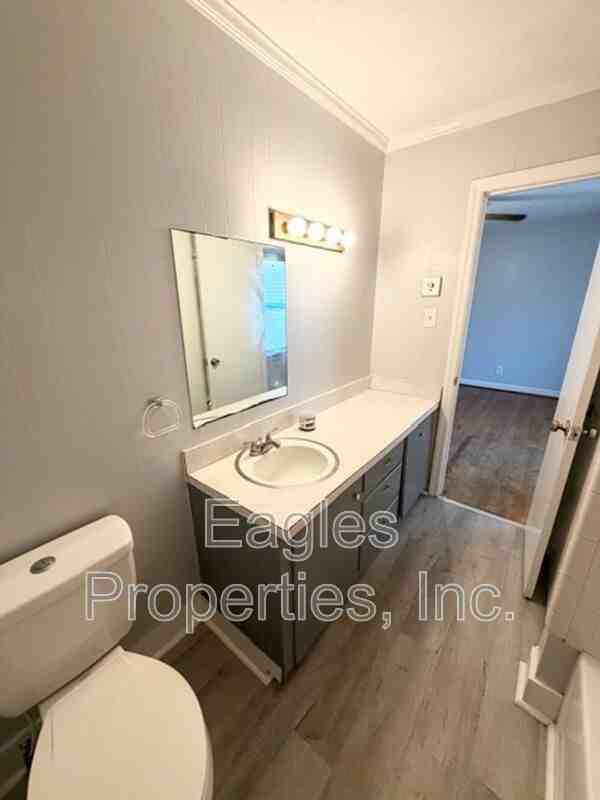 400 N Taylor St #A - Photo 6 of 8