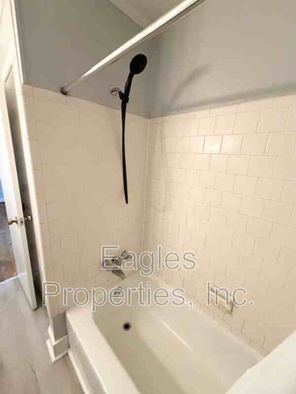 400 N Taylor St #A - Photo 7 of 8
