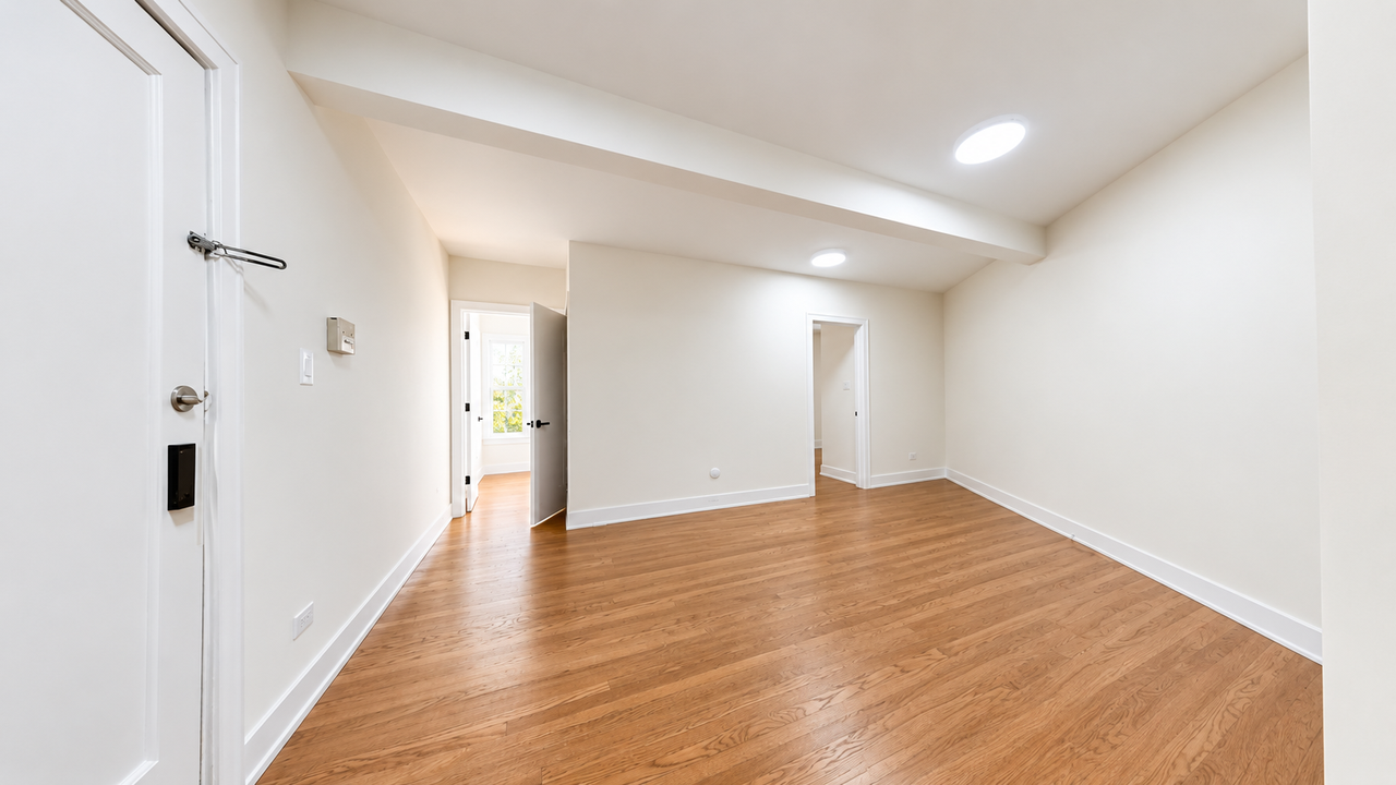 4661 N Manor Ave #2 - Photo 2 of 10