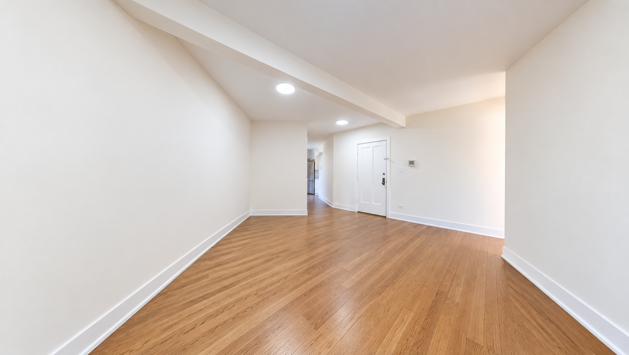 4661 N Manor Ave #2 - Photo 3 of 10