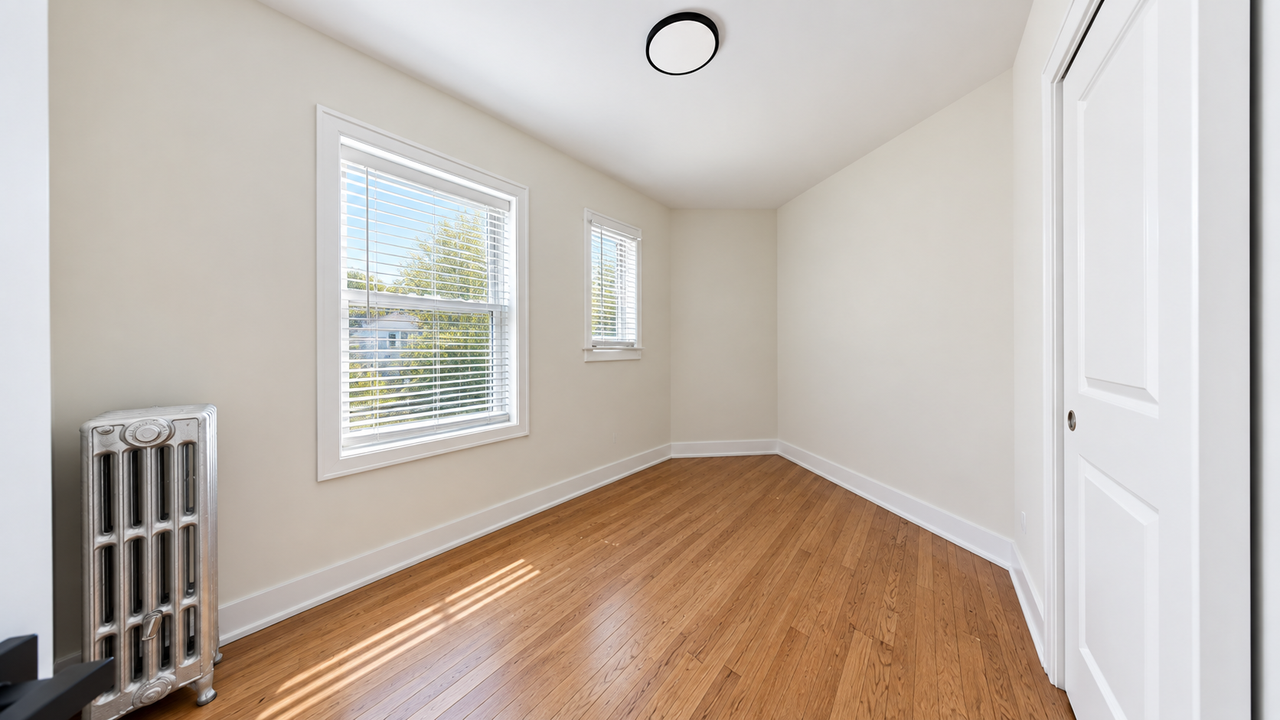 4661 N Manor Ave #2 - Photo 5 of 10