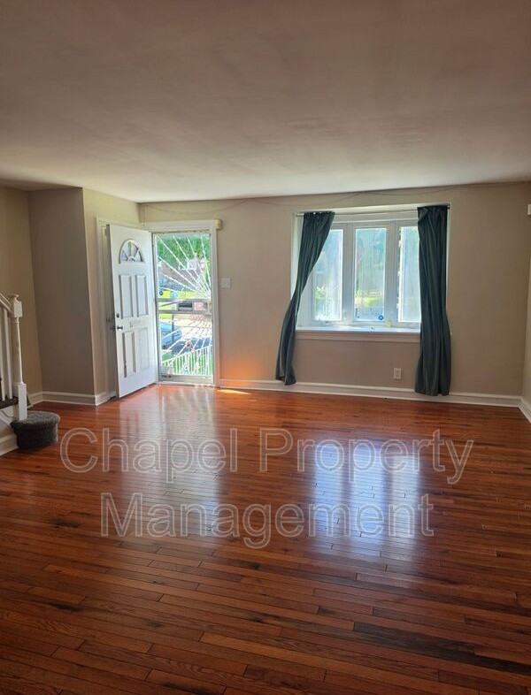 7943 Temple Rd - Photo 2 of 17
