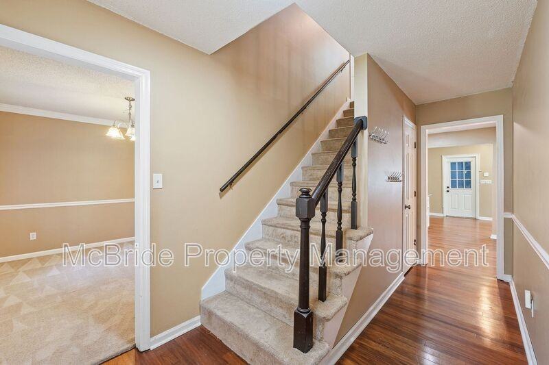 539 Hunterdale Rd - Photo 6 of 37