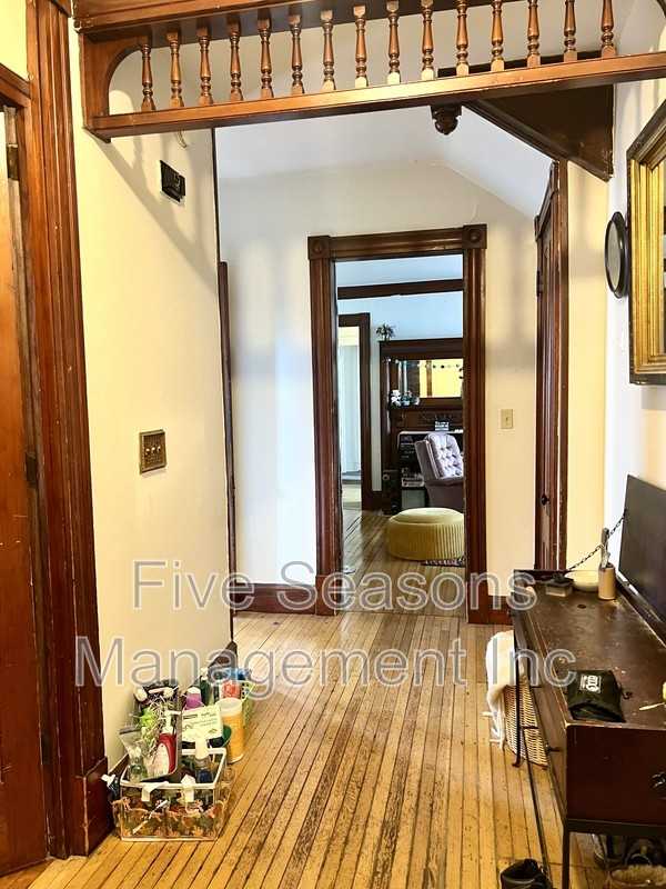 122 Buell St - Photo 2 of 22