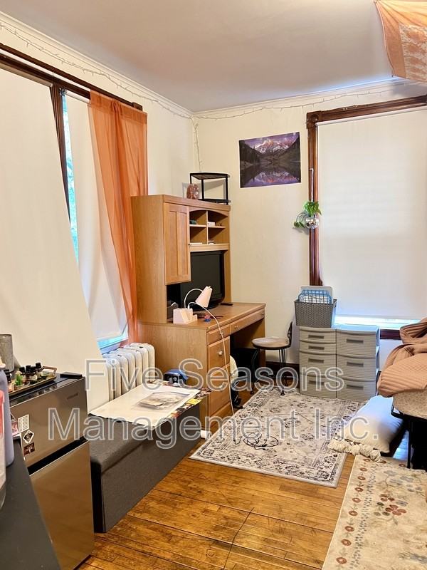 122 Buell St - Photo 5 of 22