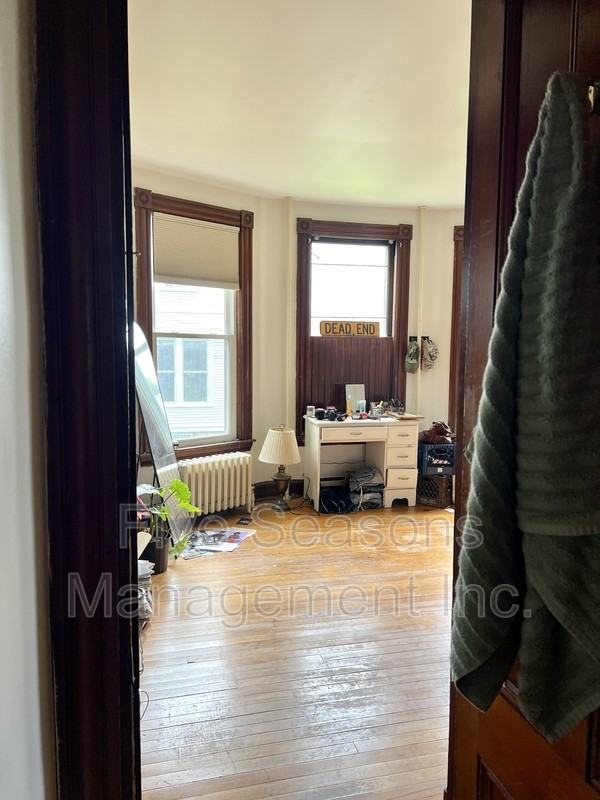 122 Buell St - Photo 6 of 22