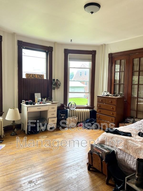 122 Buell St - Photo 7 of 22