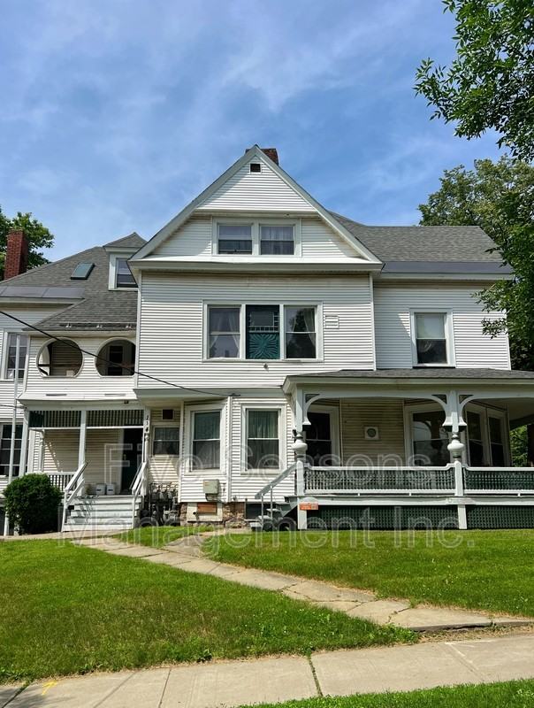 134 Buell St - Photo 3 of 16