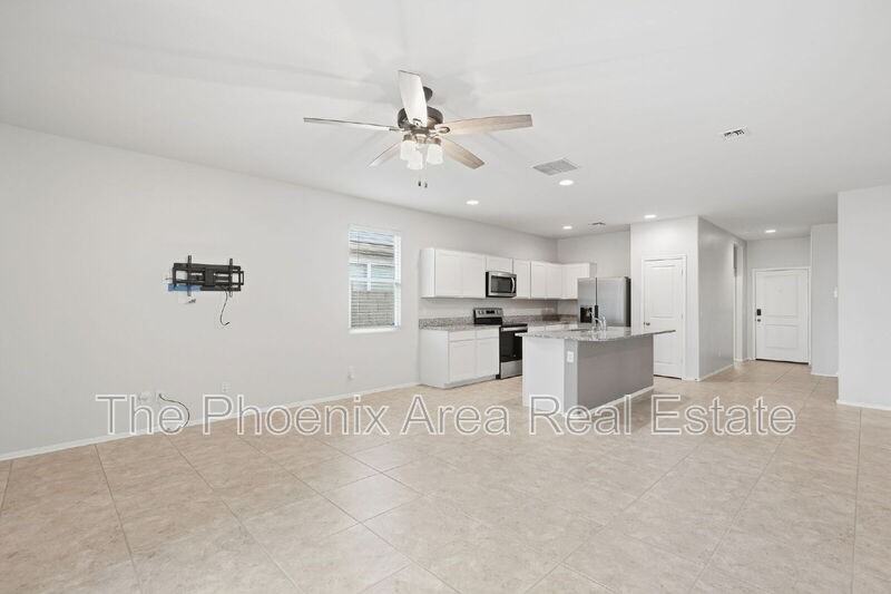 7815 W Riverside Ave - Photo 2 of 37
