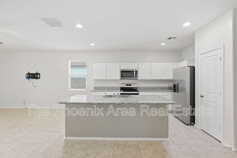7815 W Riverside Ave - Photo 4 of 37