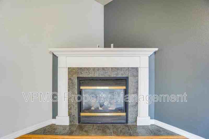 9819 Ne 86th St - Photo 7 of 33