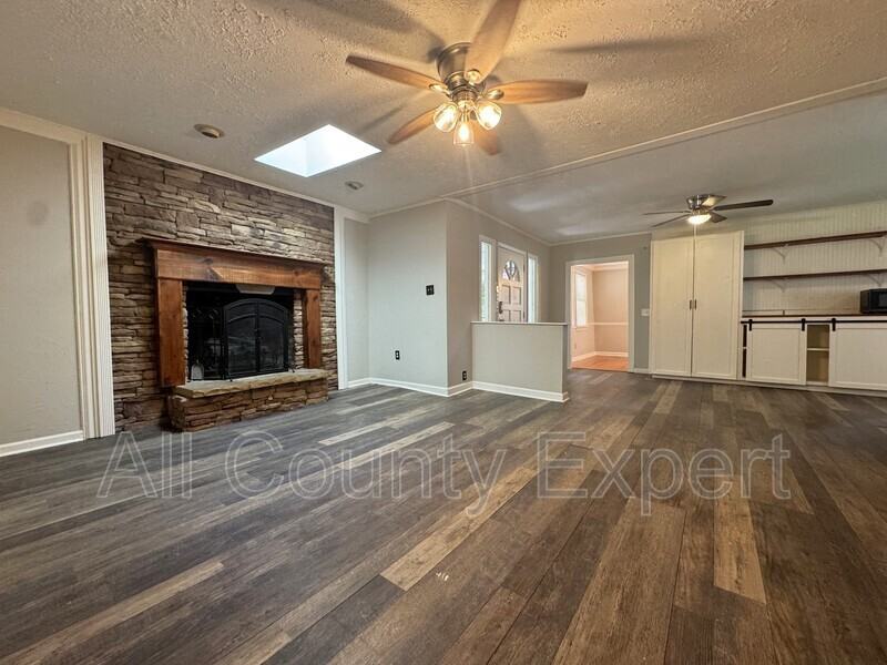 9215 Long Hollow Rd - Photo 6 of 31