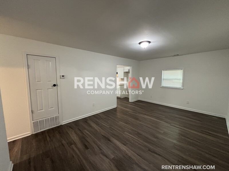 891 Par Ave - Photo 2 of 14