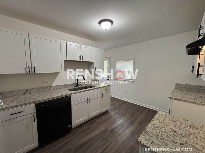891 Par Ave - Photo 4 of 14