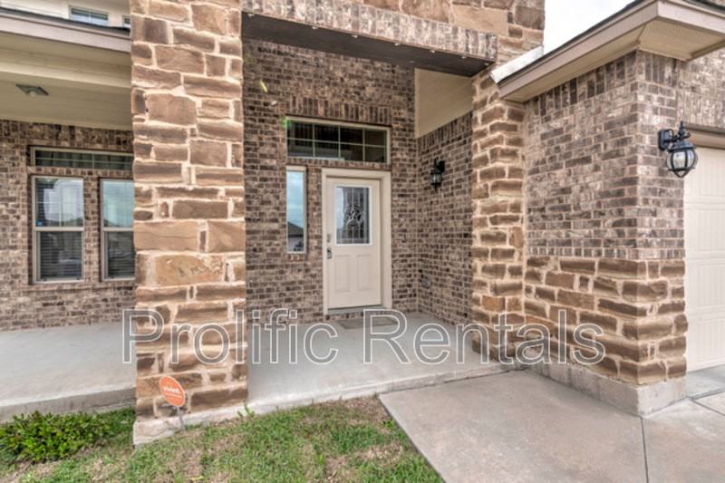 5300 Primavera Ln - Photo 4 of 42